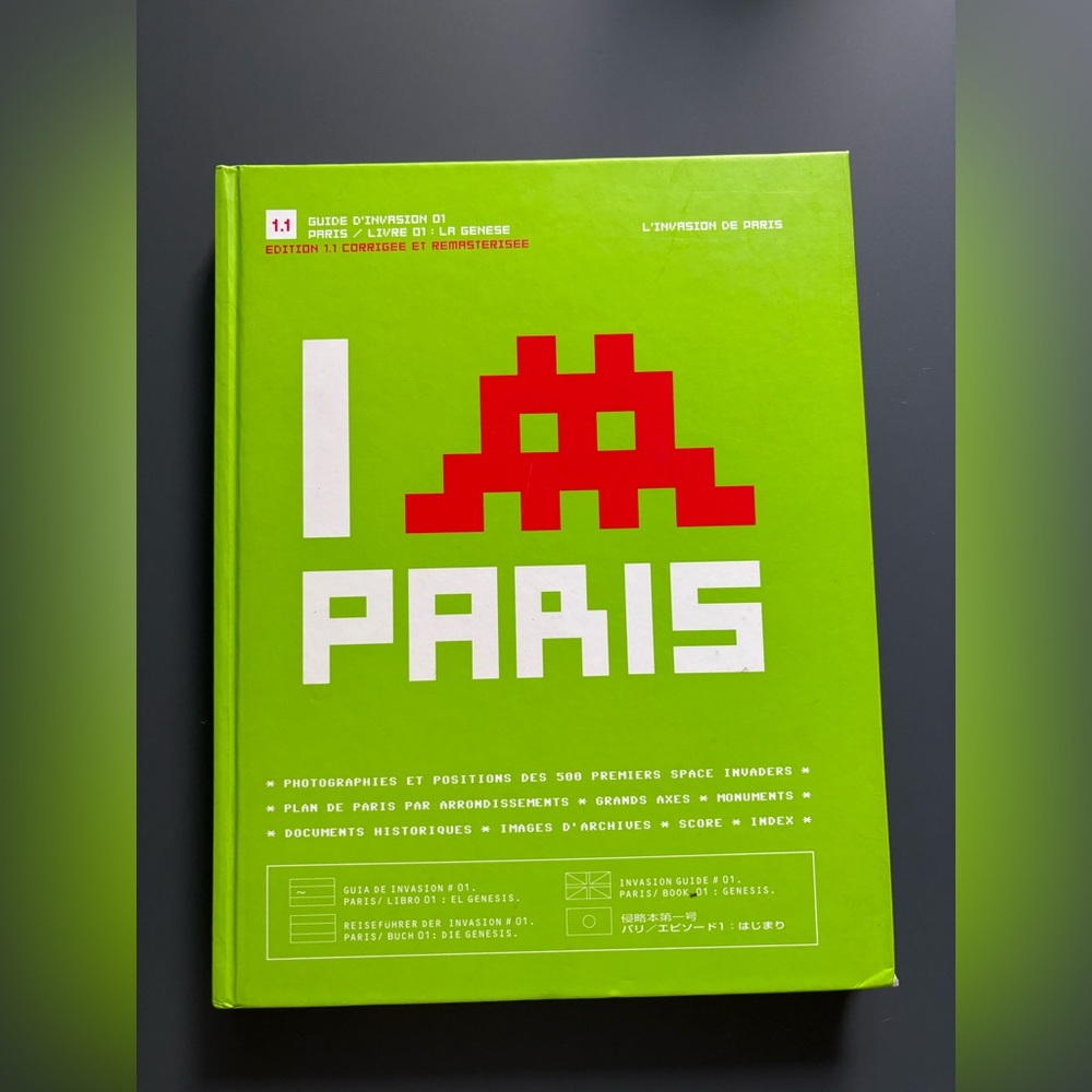 Book Space Invaders Paris - RARE -